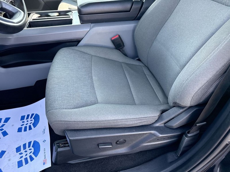 Ford F-150 Vehicle Full-screen Gallery Image 26