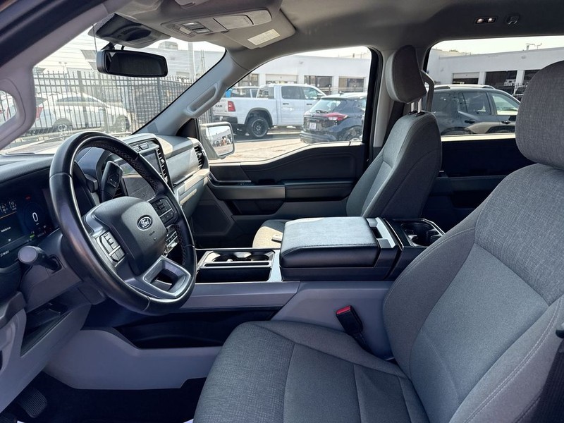 Ford F-150 Vehicle Full-screen Gallery Image 27