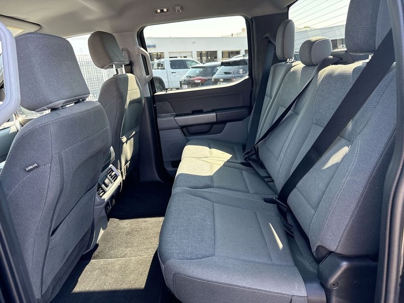 Ford F-150 Vehicle Full-screen Gallery Image 30