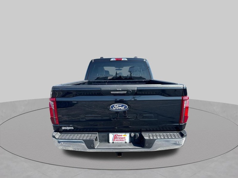 Ford F-150 Vehicle Full-screen Gallery Image 31