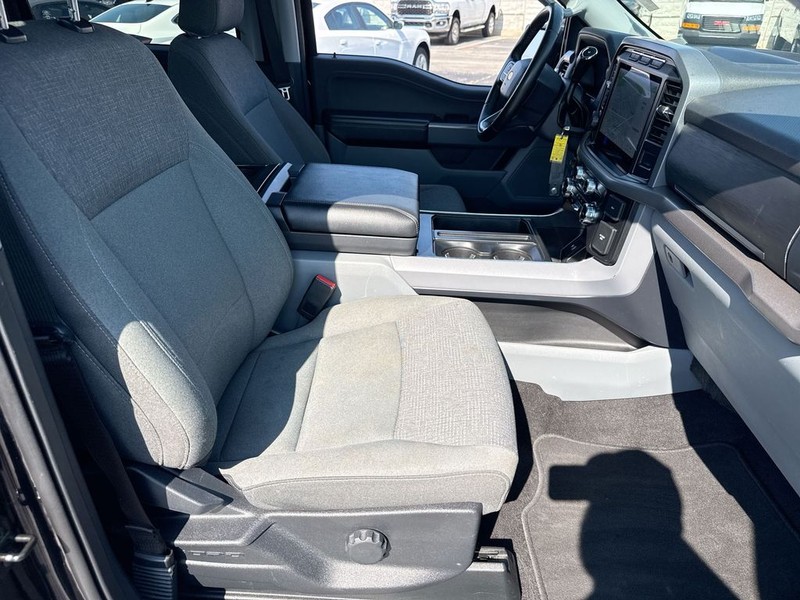 Ford F-150 Vehicle Full-screen Gallery Image 33