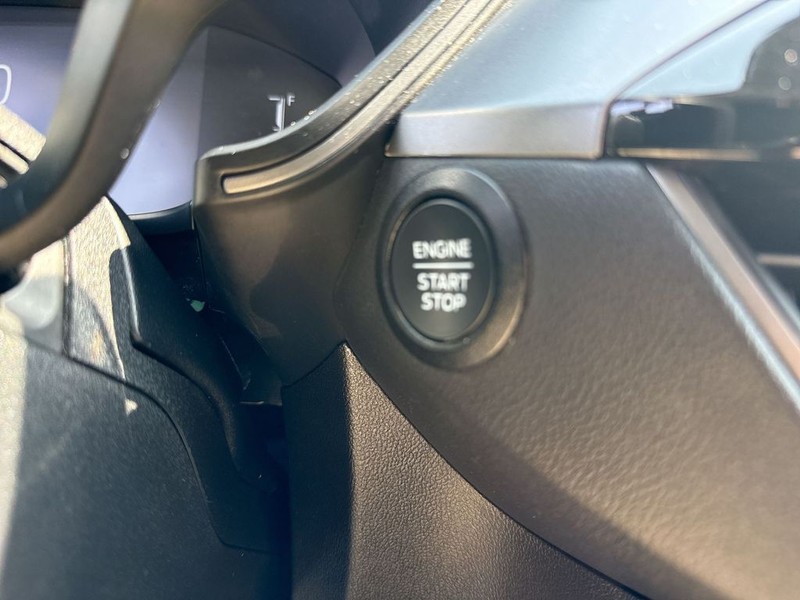 Ford Escape Vehicle Full-screen Gallery Image 26