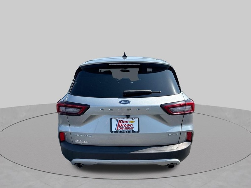Ford Escape Vehicle Full-screen Gallery Image 33
