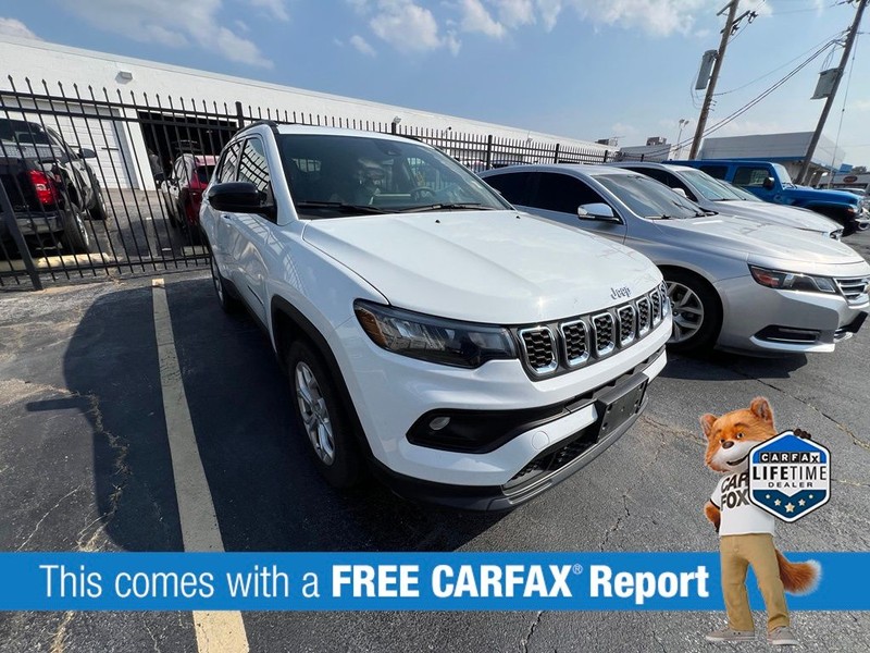 Jeep Compass Vehicle Full-screen Gallery Image 3