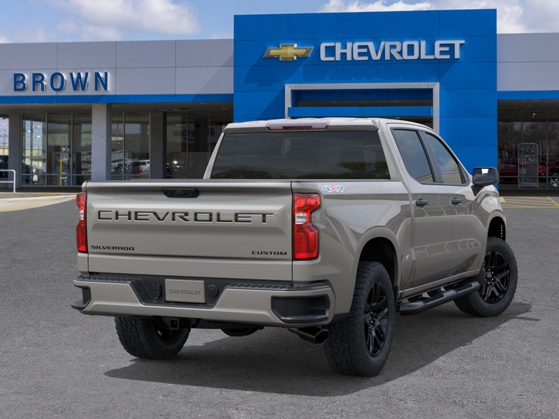 Chevrolet Silverado 1500 Vehicle Full-screen Gallery Image 4