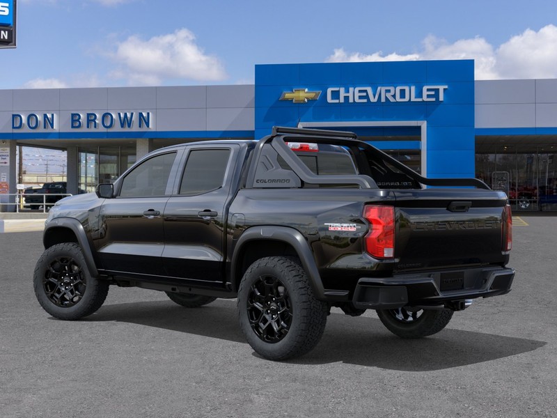 Chevrolet Colorado Vehicle Full-screen Gallery Image 3