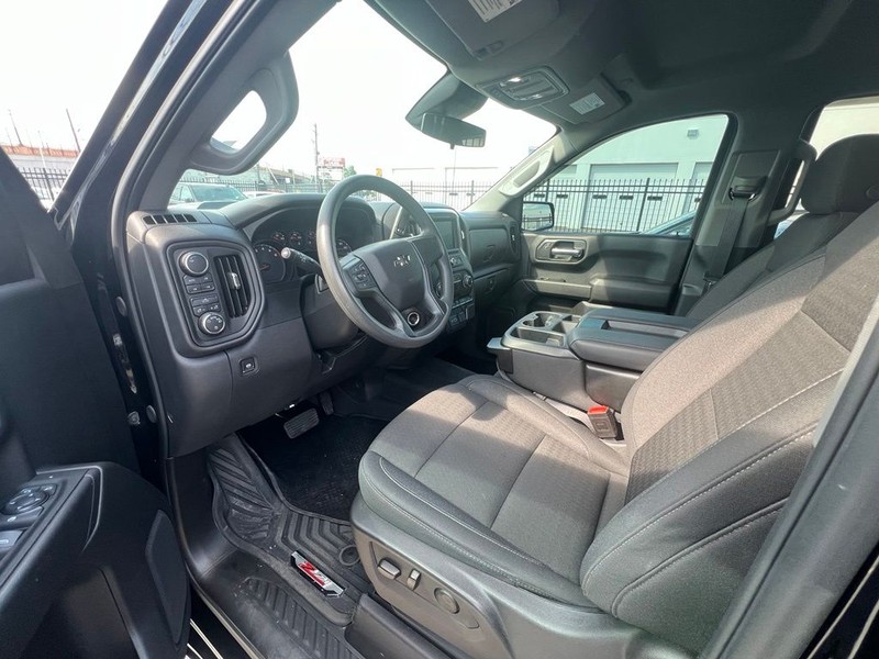Chevrolet Silverado 1500 Vehicle Full-screen Gallery Image 7