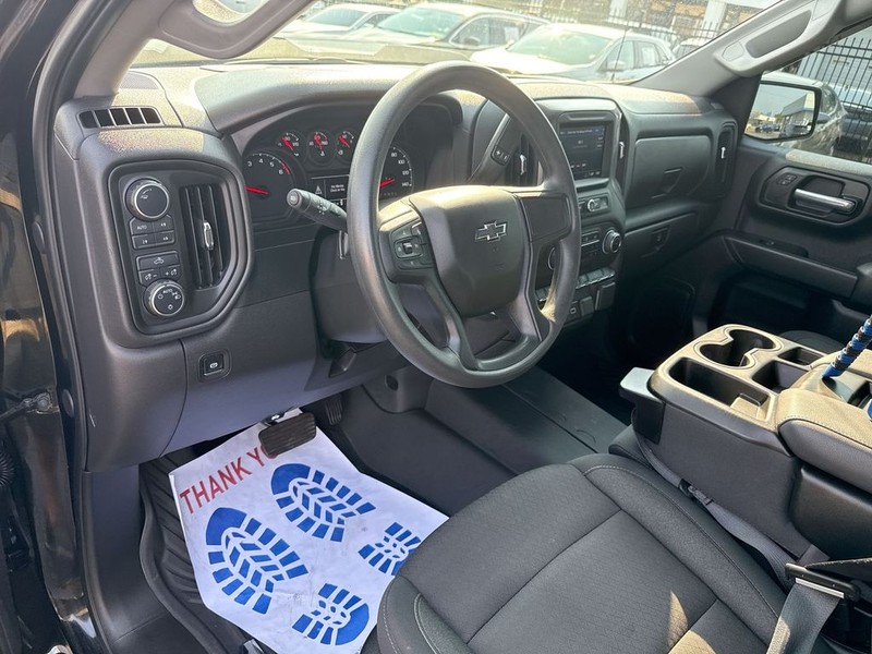 Chevrolet Silverado 1500 Vehicle Full-screen Gallery Image 17