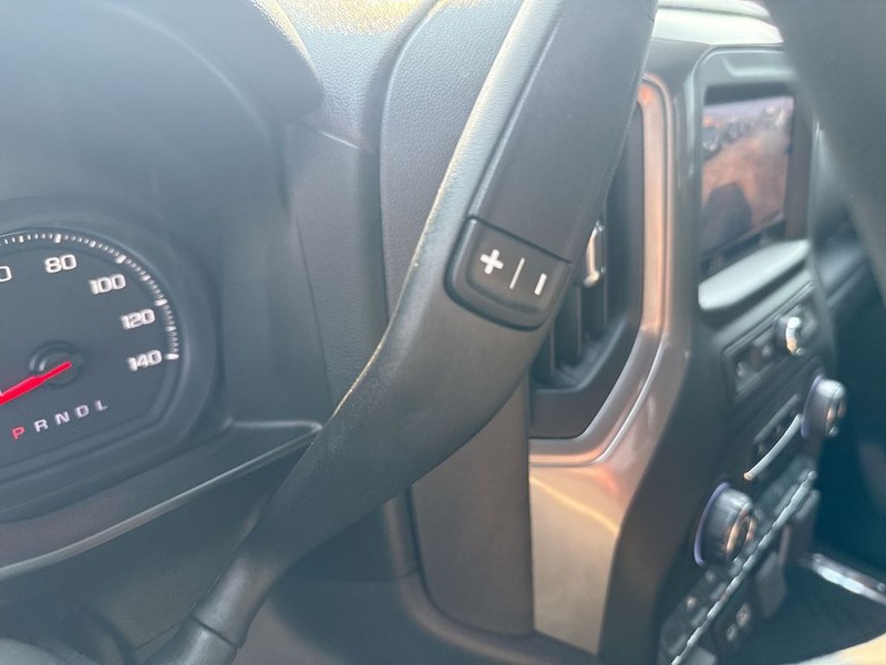 Chevrolet Silverado 1500 Vehicle Full-screen Gallery Image 22