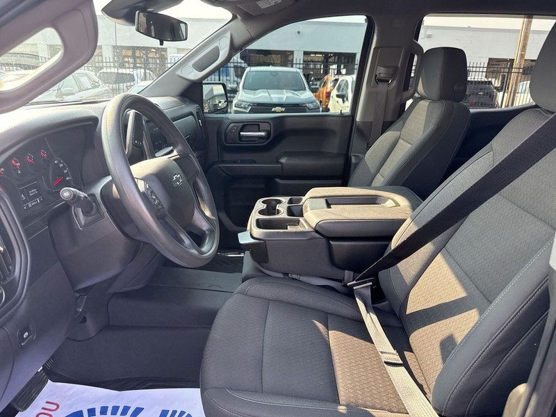 Chevrolet Silverado 1500 Vehicle Full-screen Gallery Image 27