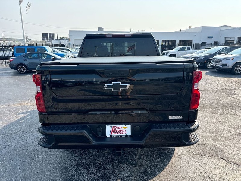 Chevrolet Silverado 1500 Vehicle Full-screen Gallery Image 31