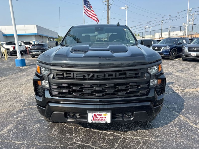Chevrolet Silverado 1500 Vehicle Full-screen Gallery Image 35