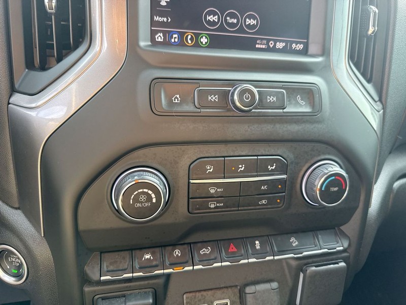 Chevrolet Silverado 1500 Vehicle Full-screen Gallery Image 38