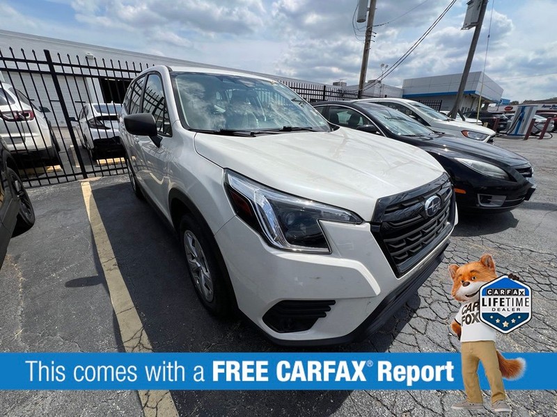 Subaru Forester Vehicle Full-screen Gallery Image 3