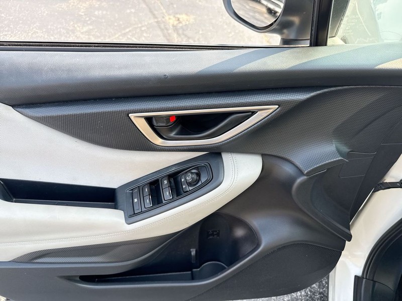 Subaru Forester Vehicle Full-screen Gallery Image 27