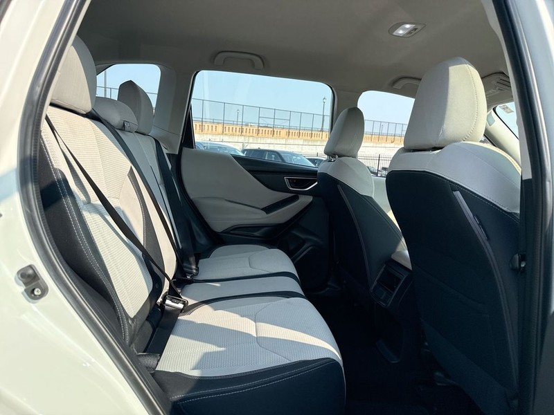 Subaru Forester Vehicle Full-screen Gallery Image 31