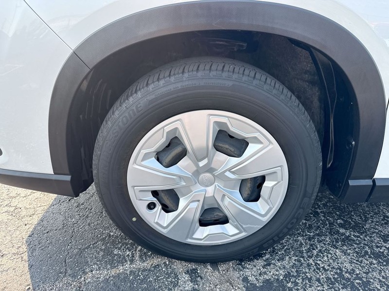 Subaru Forester Vehicle Full-screen Gallery Image 35