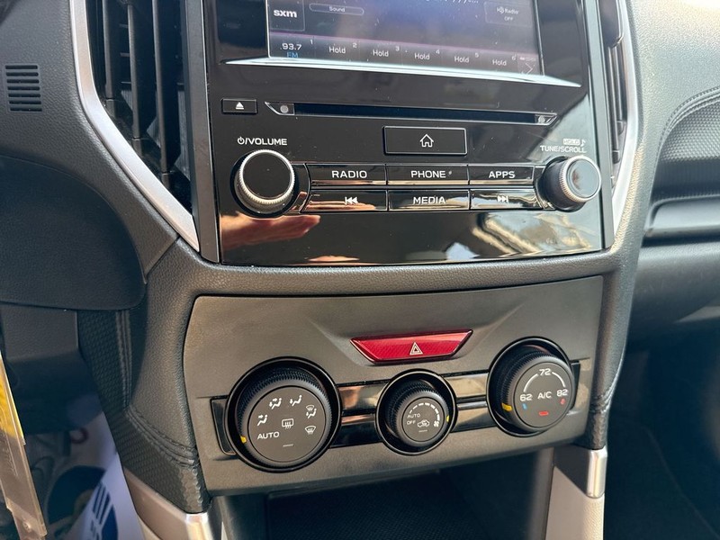 Subaru Forester Vehicle Full-screen Gallery Image 37