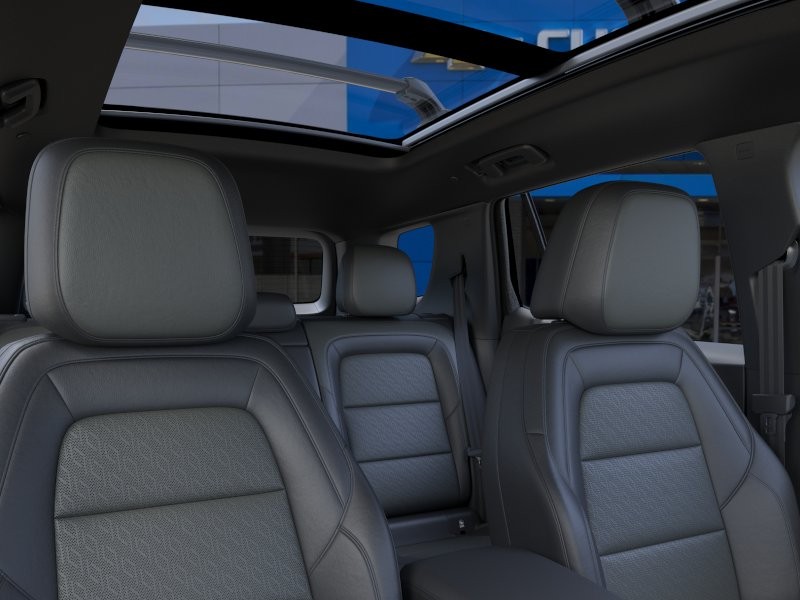 Chevrolet Equinox Vehicle Full-screen Gallery Image 24