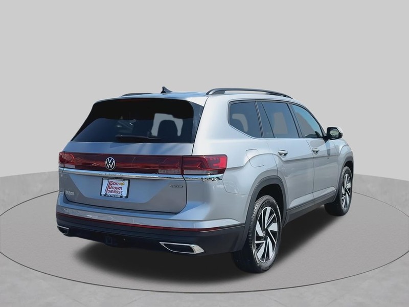 Volkswagen Atlas Vehicle Full-screen Gallery Image 14