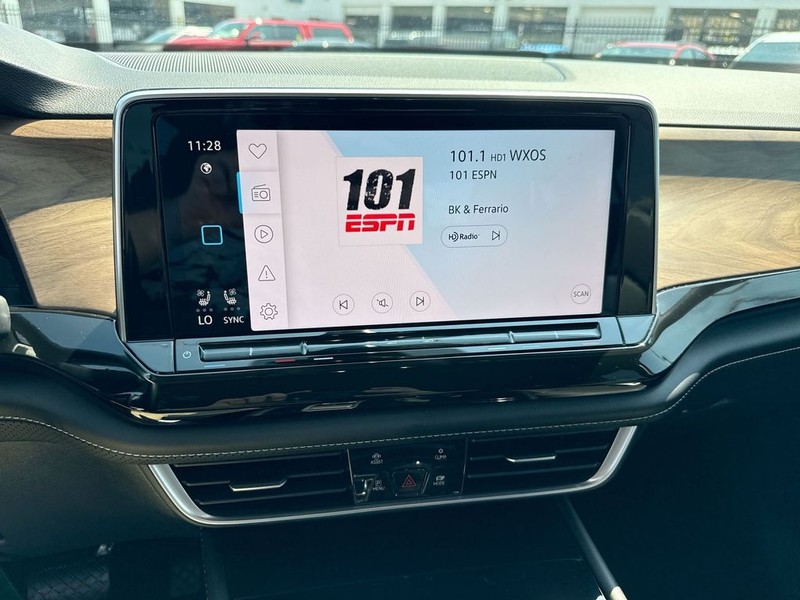Volkswagen Atlas Vehicle Full-screen Gallery Image 22