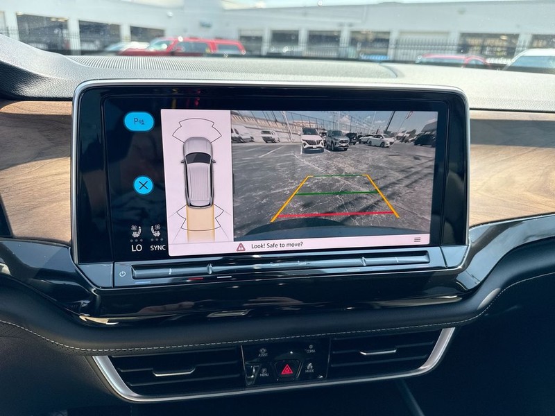 Volkswagen Atlas Vehicle Full-screen Gallery Image 23