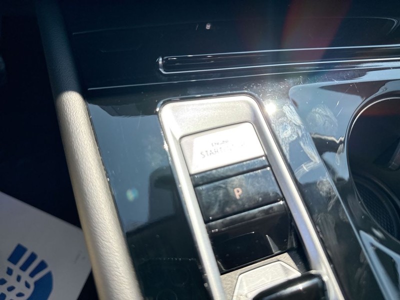 Volkswagen Atlas Vehicle Full-screen Gallery Image 25