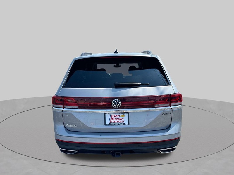 Volkswagen Atlas Vehicle Full-screen Gallery Image 32