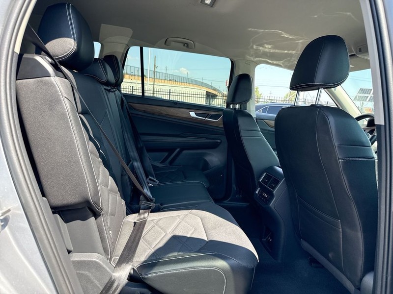 Volkswagen Atlas Vehicle Full-screen Gallery Image 33
