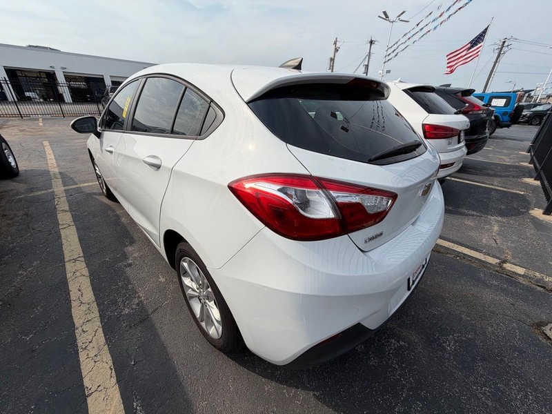 Chevrolet Cruze Vehicle Full-screen Gallery Image 4