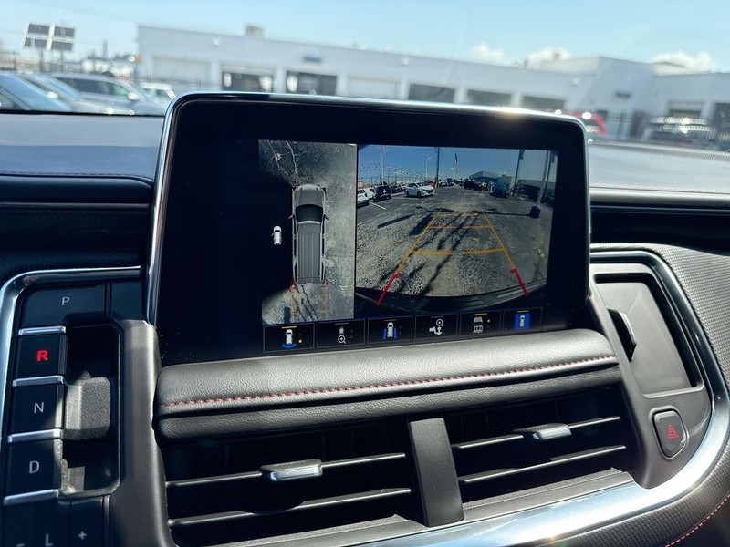 Chevrolet Tahoe Vehicle Full-screen Gallery Image 24