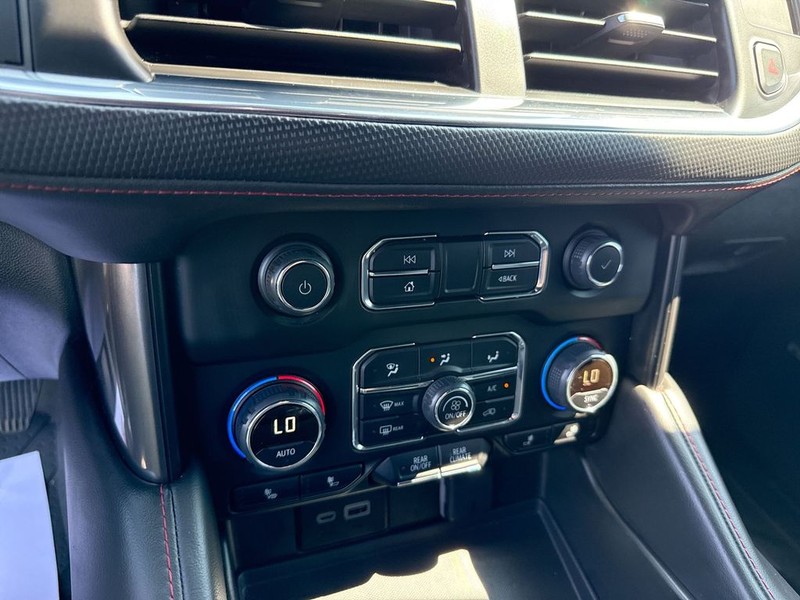Chevrolet Tahoe Vehicle Full-screen Gallery Image 28