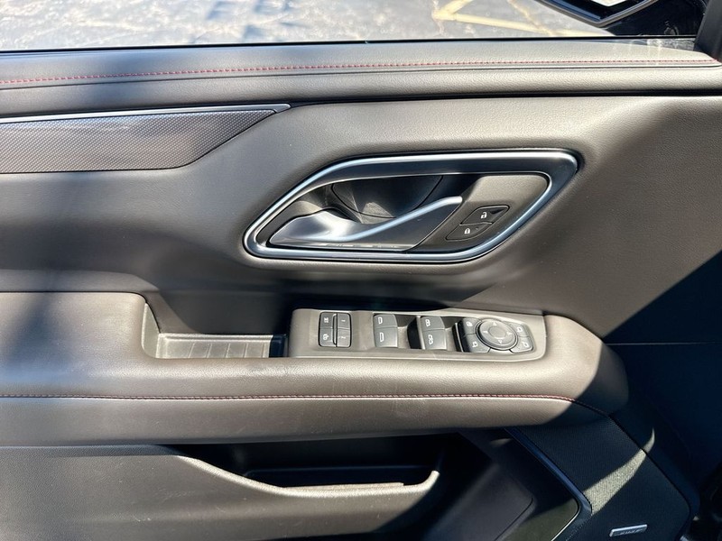 Chevrolet Tahoe Vehicle Full-screen Gallery Image 31