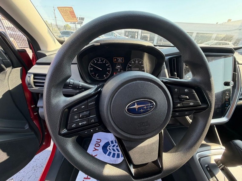 Subaru Crosstrek Vehicle Full-screen Gallery Image 17
