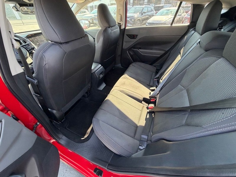 Subaru Crosstrek Vehicle Full-screen Gallery Image 20