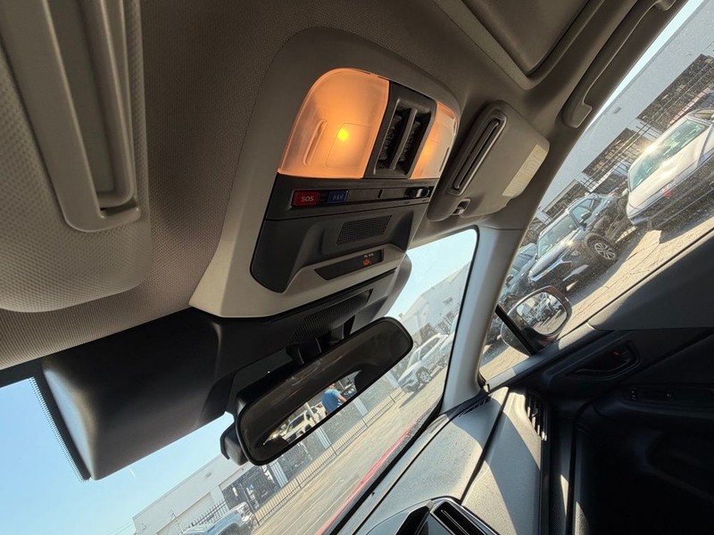 Subaru Crosstrek Vehicle Full-screen Gallery Image 24