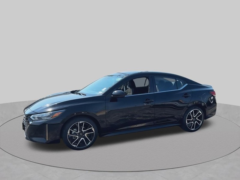 Nissan Sentra Vehicle Full-screen Gallery Image 8