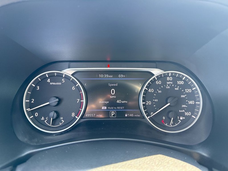 Nissan Sentra Vehicle Full-screen Gallery Image 22