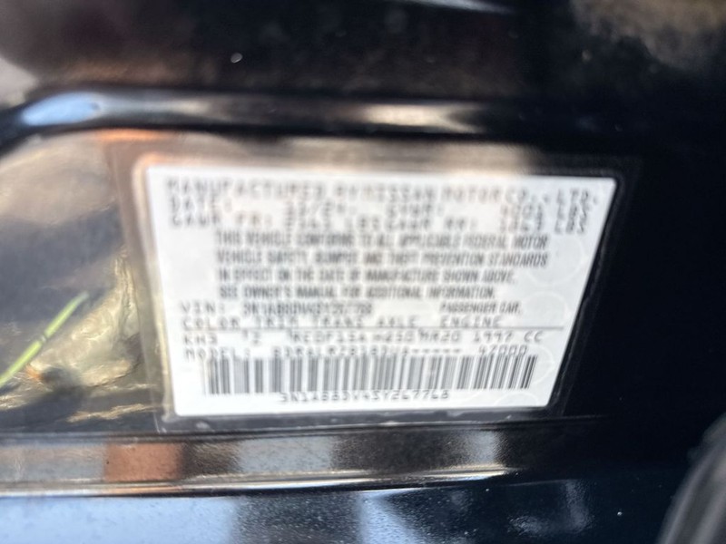 Nissan Sentra Vehicle Full-screen Gallery Image 39