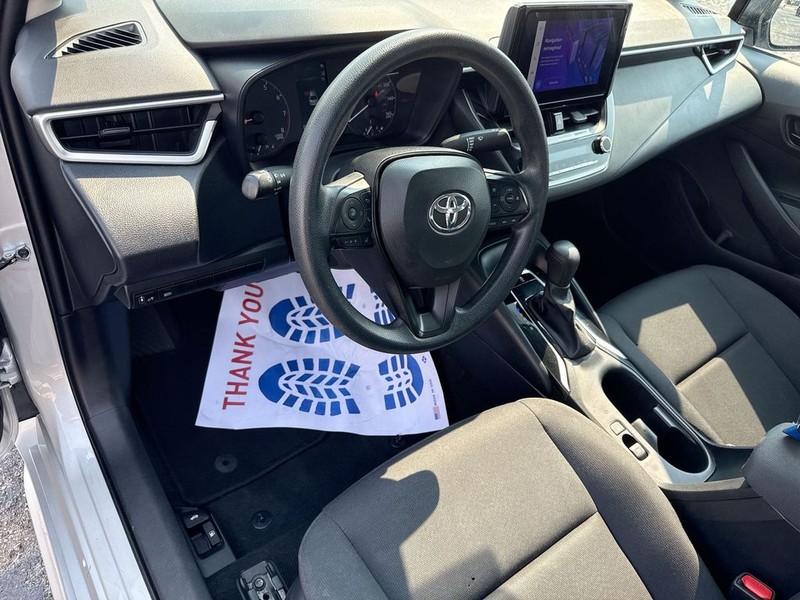 Toyota Corolla Vehicle Full-screen Gallery Image 18