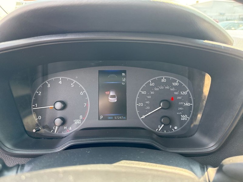 Toyota Corolla Vehicle Full-screen Gallery Image 20