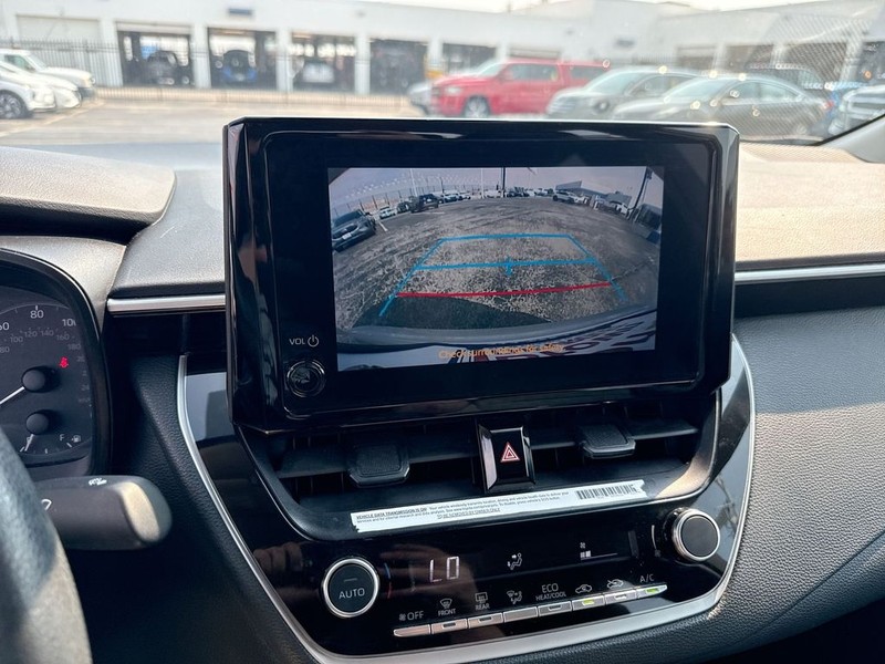 Toyota Corolla Vehicle Full-screen Gallery Image 22