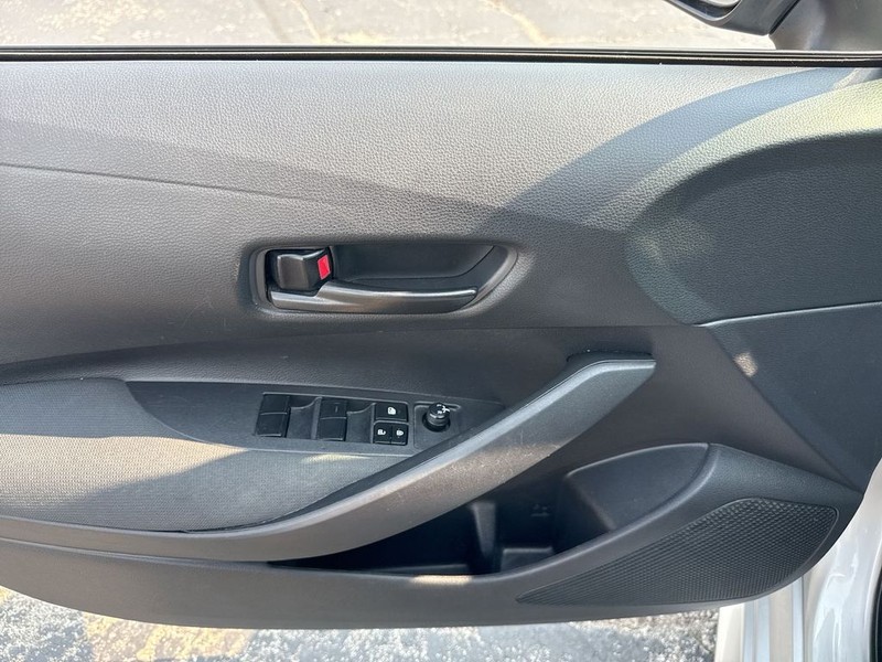 Toyota Corolla Vehicle Full-screen Gallery Image 27