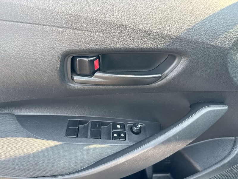 Toyota Corolla Vehicle Full-screen Gallery Image 28
