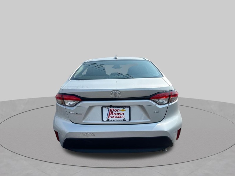 Toyota Corolla Vehicle Full-screen Gallery Image 30