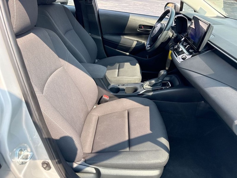 Toyota Corolla Vehicle Full-screen Gallery Image 32
