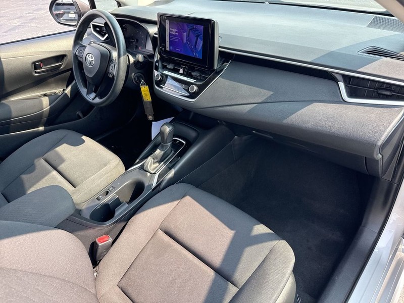 Toyota Corolla Vehicle Full-screen Gallery Image 33