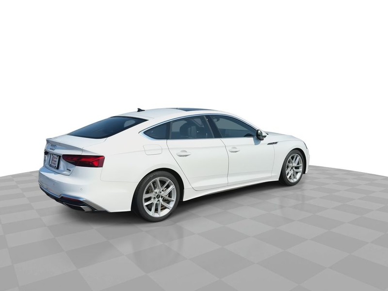 Audi A5 Sportback Vehicle Full-screen Gallery Image 13