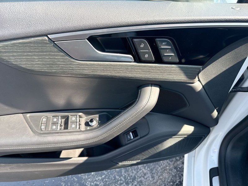 Audi A5 Sportback Vehicle Full-screen Gallery Image 28