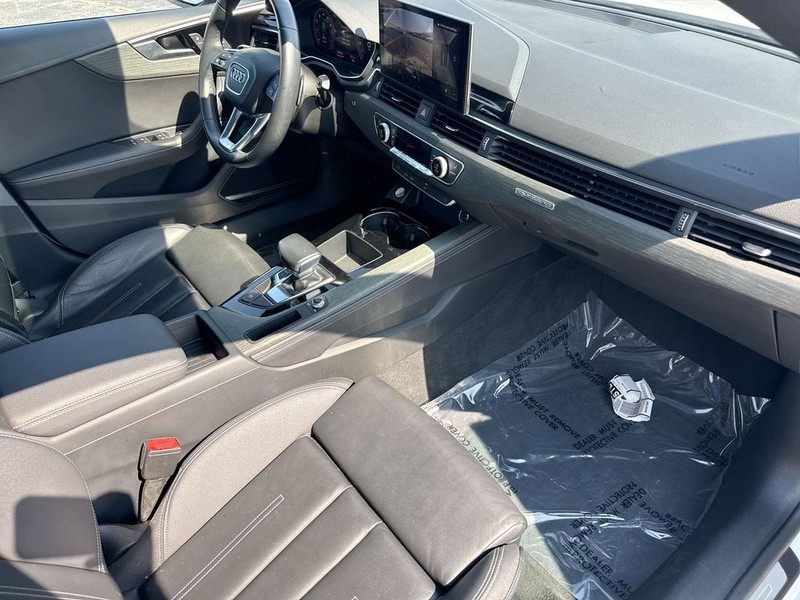 Audi A5 Sportback Vehicle Full-screen Gallery Image 34